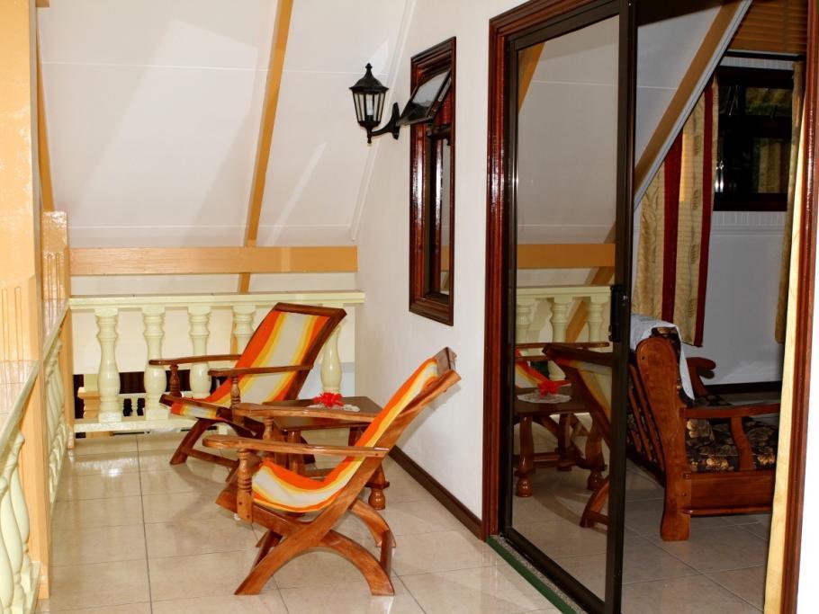 Chalet D Anse Reunion La Digue Exterior photo
