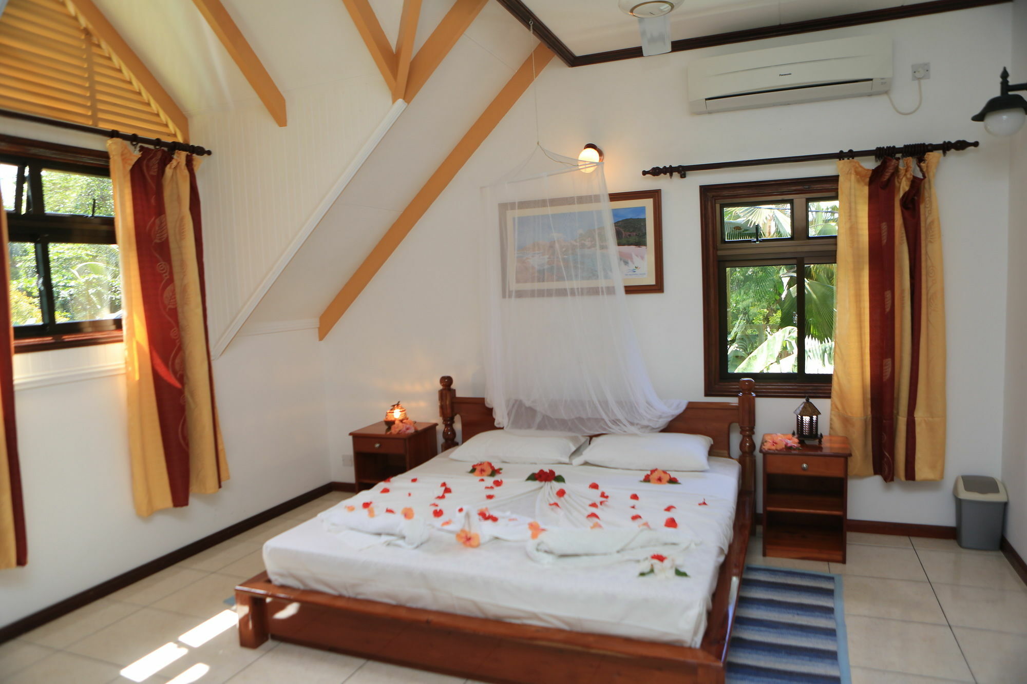Chalet D Anse Reunion La Digue Exterior photo